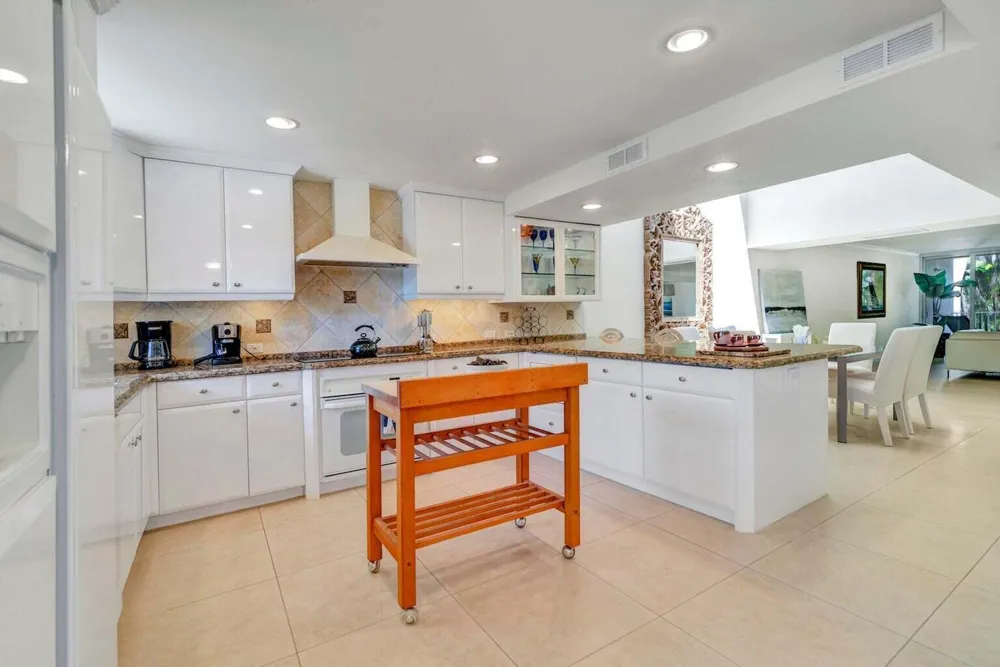 1222 Hillsboro Mile #11 Hillsboro Beach, FL 33062