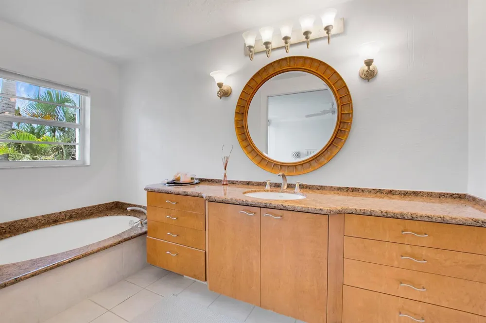 1222 Hillsboro Mile #11 Hillsboro Beach, FL 33062