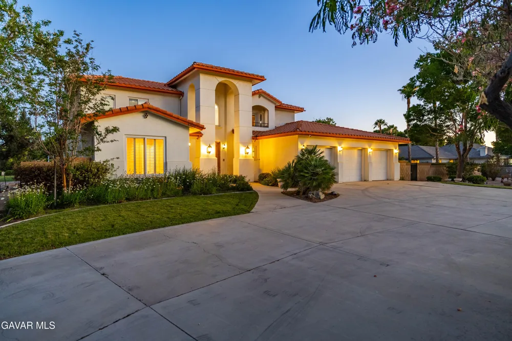 2020 W Avenue N Palmdale, CA 93551