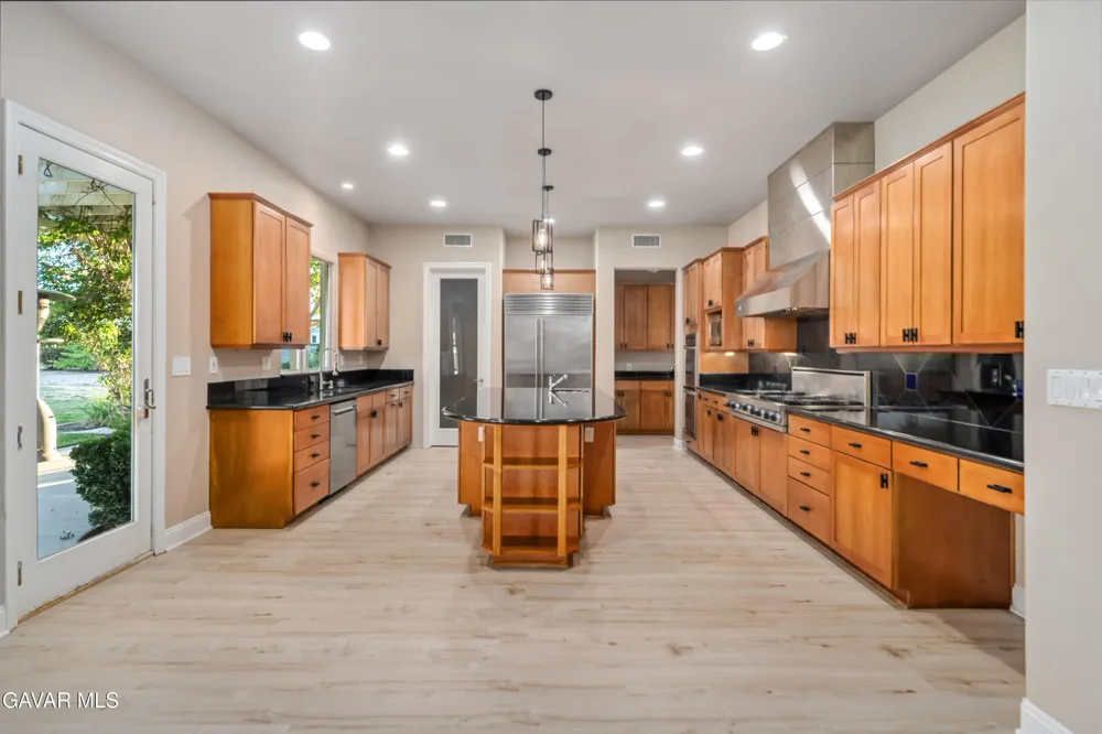 2020 W Avenue N Palmdale, CA 93551