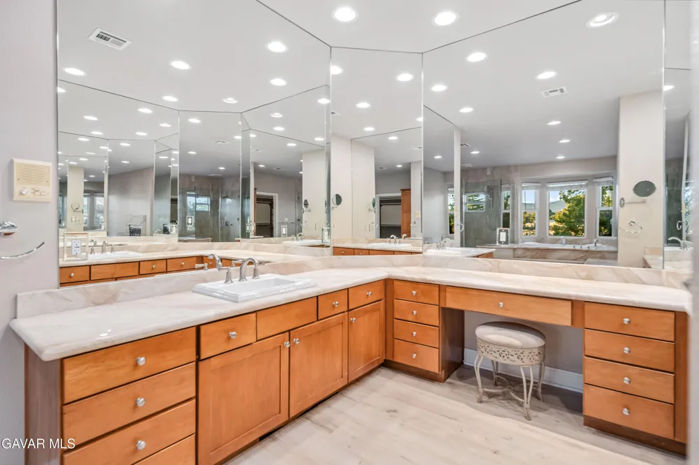 2020 W Avenue N Palmdale, CA 93551