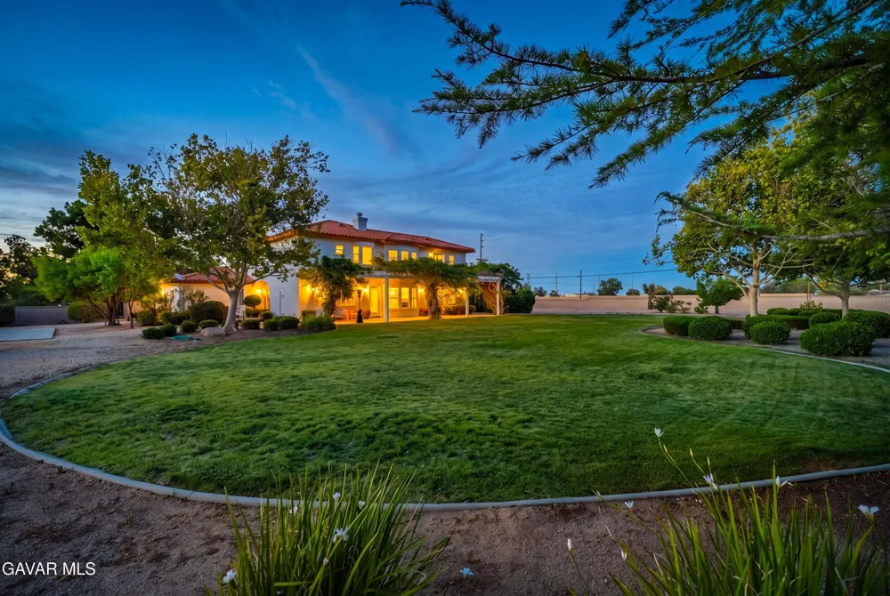 2020 W Avenue N Palmdale, CA 93551
