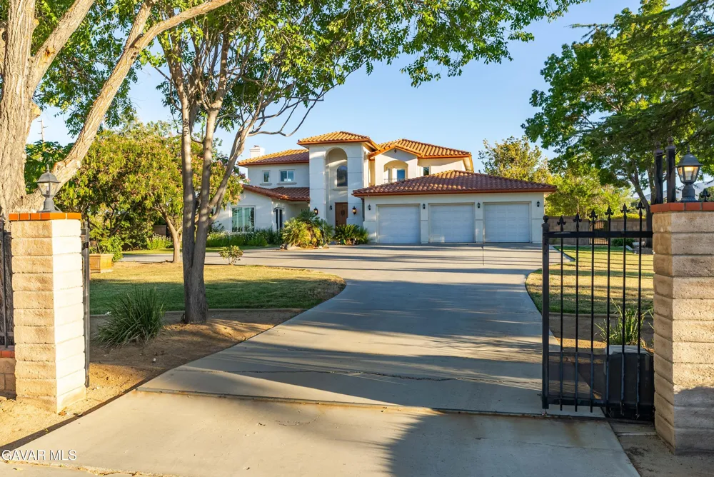 2020 W Avenue N Palmdale, CA 93551