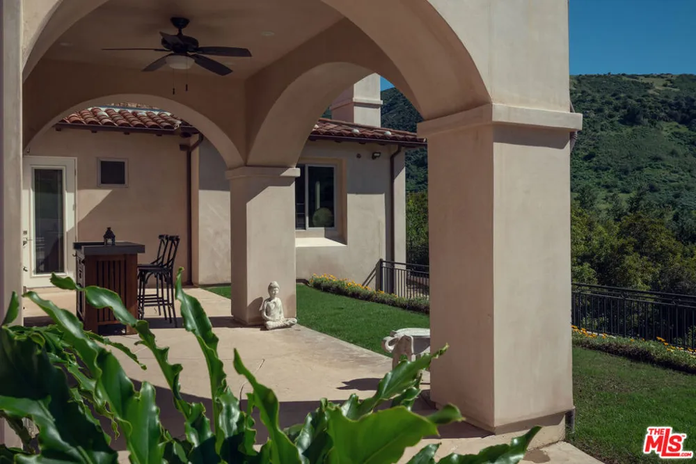 47 Buckskin Road Bell Canyon, CA 91307