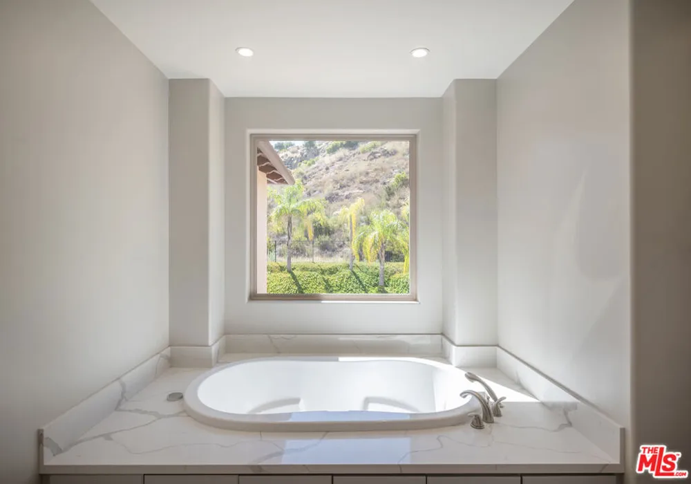 47 Buckskin Road Bell Canyon, CA 91307