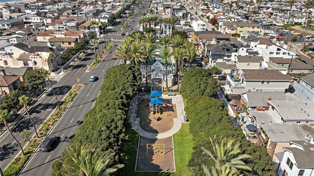 3709 W Balboa Newport Beach, CA 92663