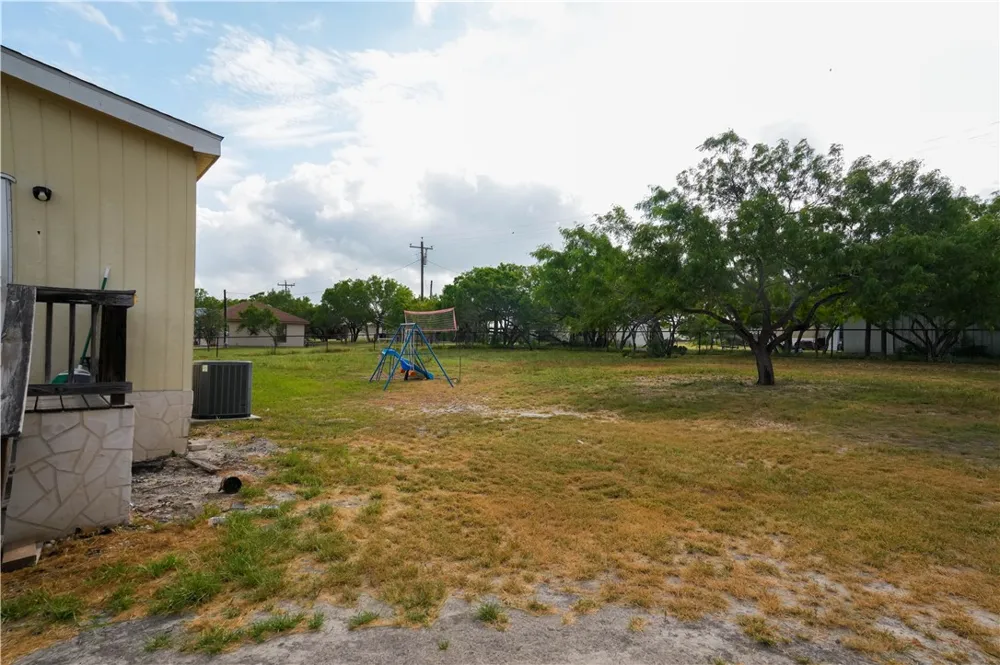 132 Quail Run Calliham, TX 78007