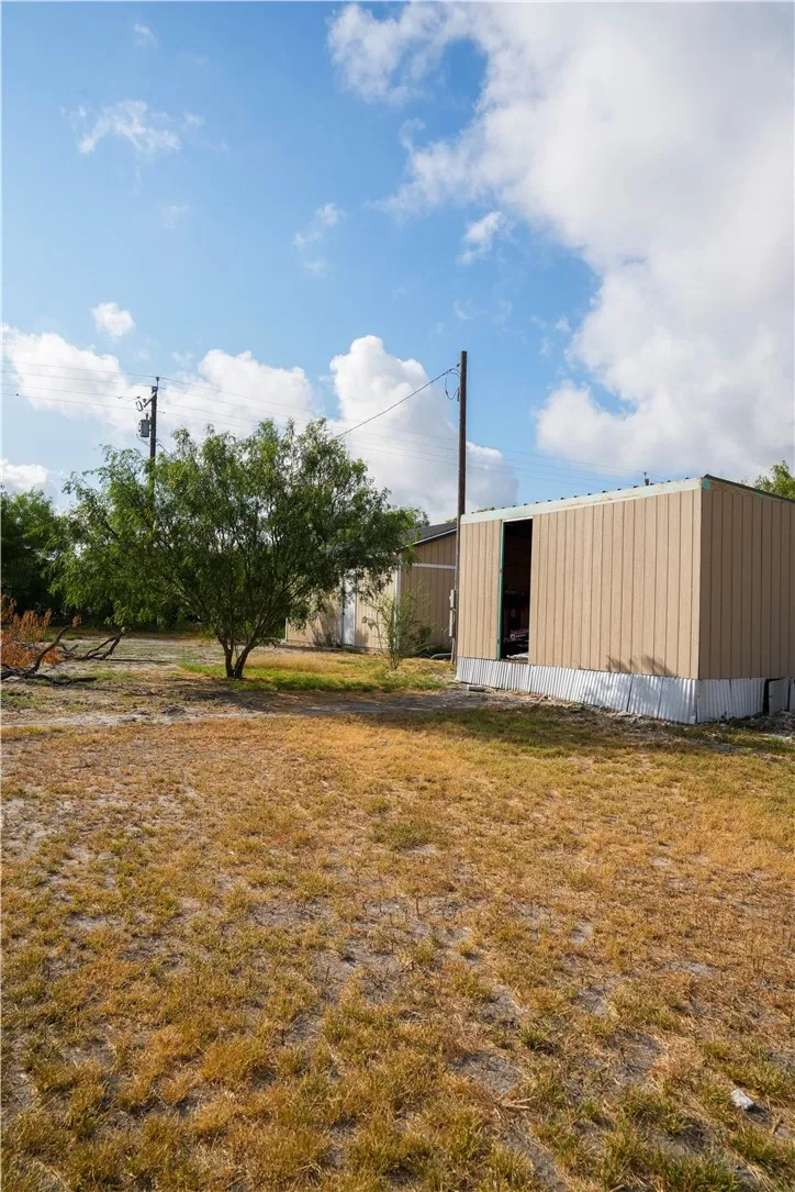 132 Quail Run Calliham, TX 78007