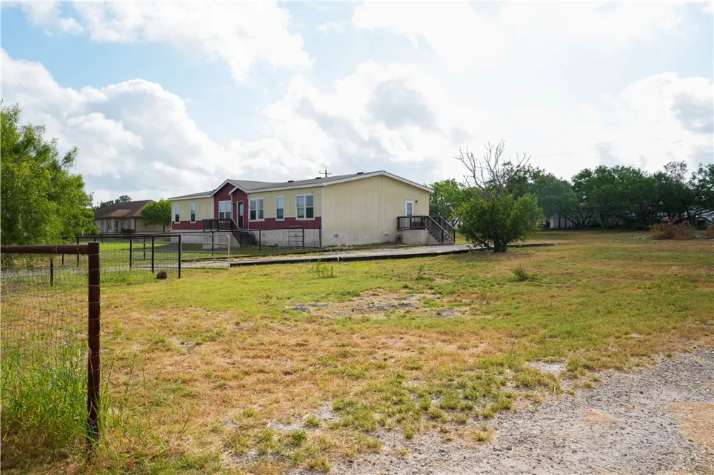 132 Quail Run Calliham, TX 78007