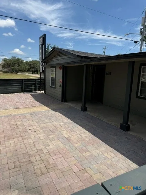 1037 W Court Street #A