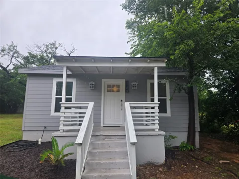 1104 Hackberry Street