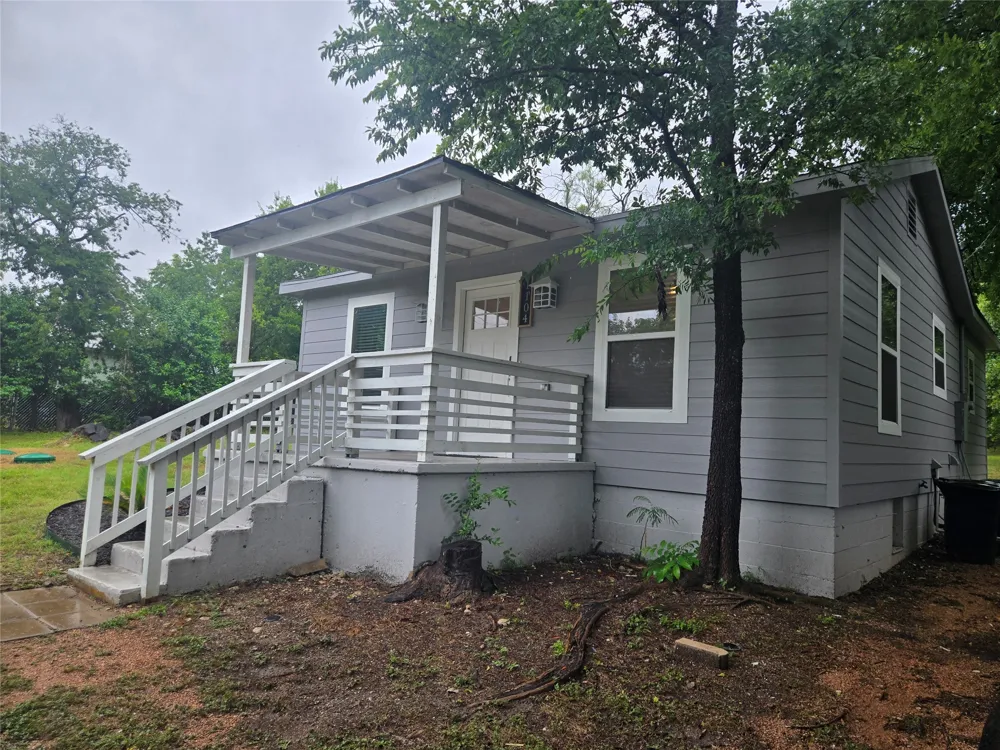 1104 Hackberry Street Lampasas, TX 76550