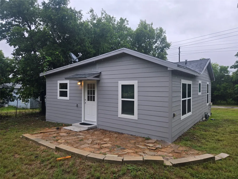 1104 Hackberry Street Lampasas, TX 76550