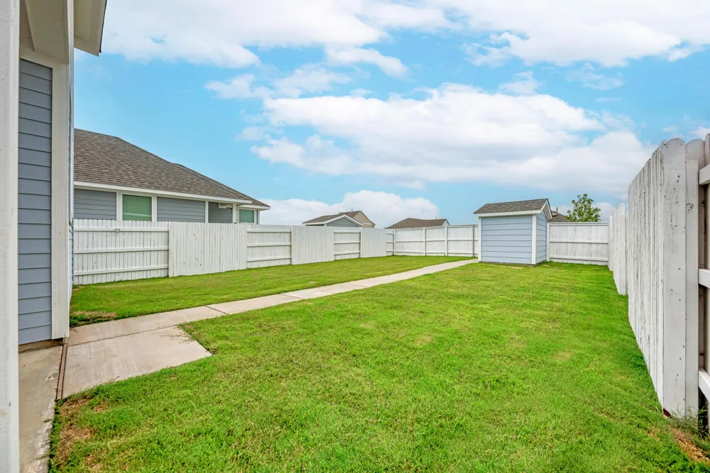 158 Daylily Drive Elgin, TX 78621