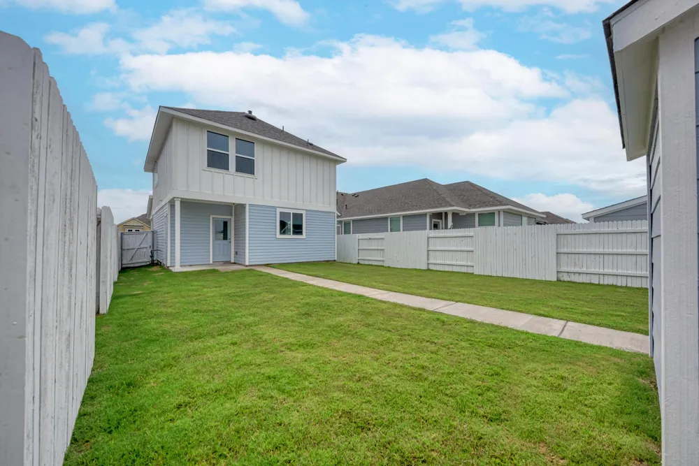 158 Daylily Drive Elgin, TX 78621