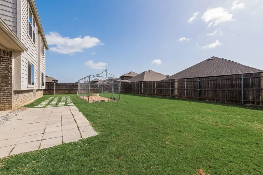 102 Cimmaron Court Alvarado, TX 76009