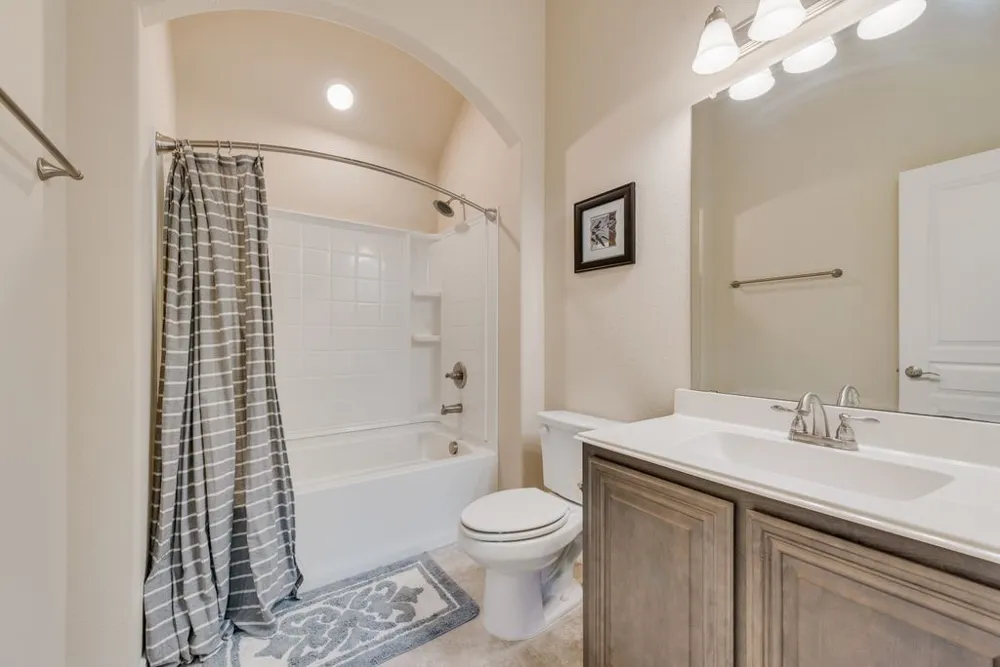 102 Cimmaron Court Alvarado, TX 76009