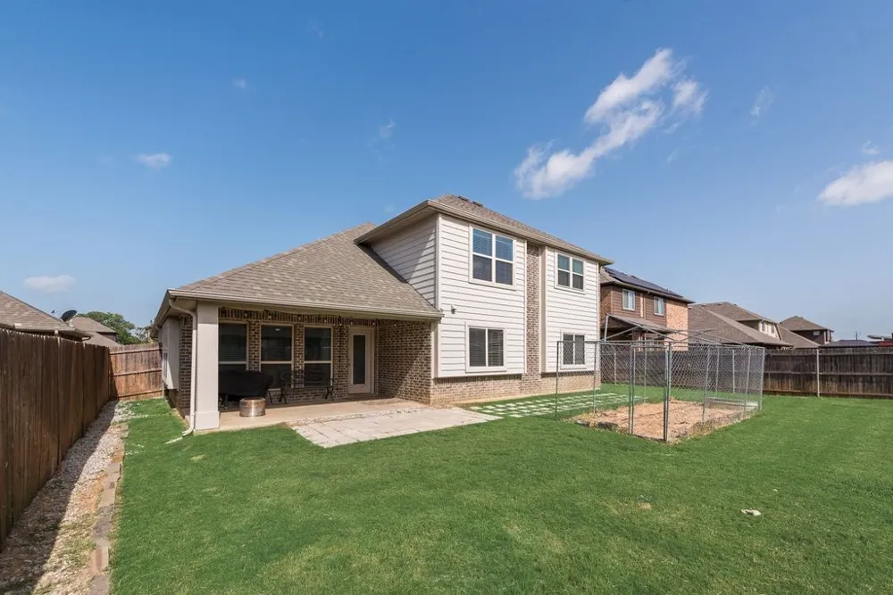 102 Cimmaron Court Alvarado, TX 76009
