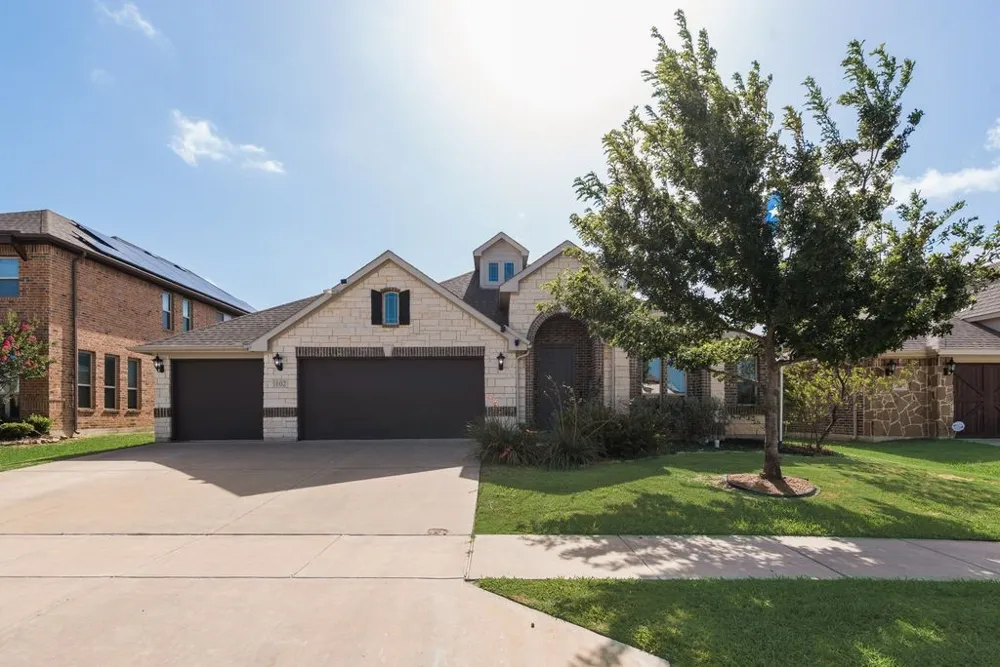 102 Cimmaron Court Alvarado, TX 76009