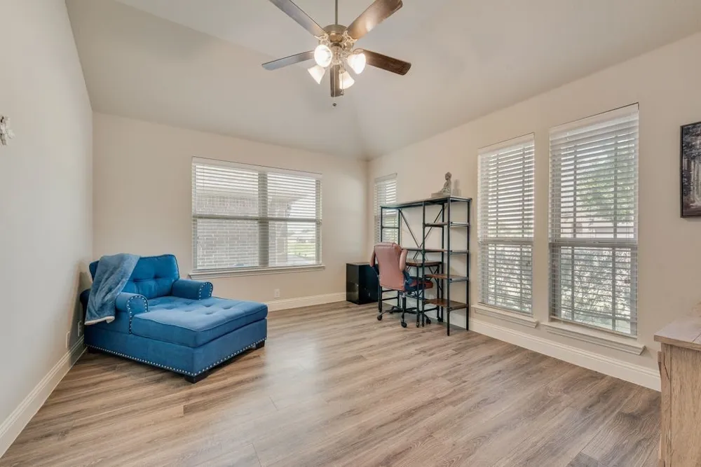 102 Cimmaron Court Alvarado, TX 76009