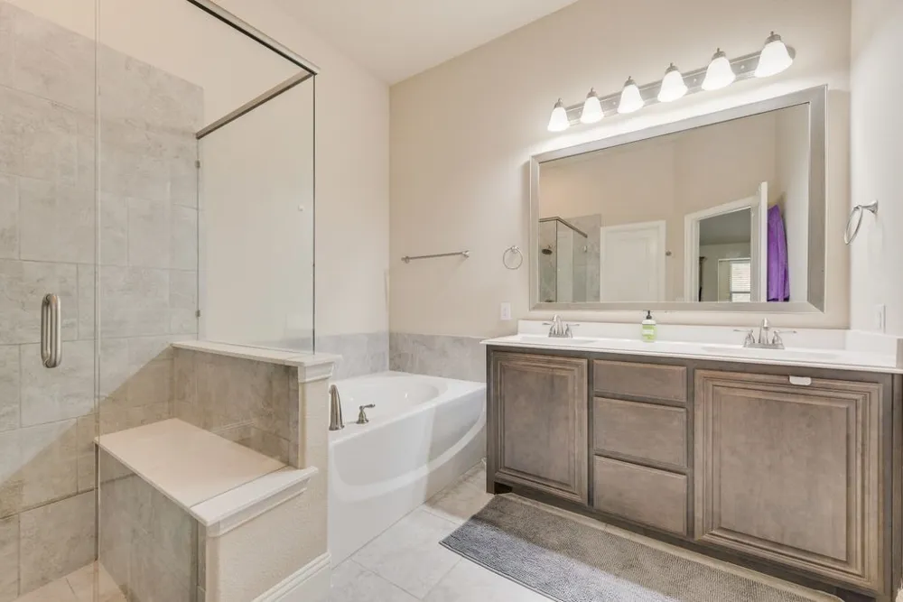 102 Cimmaron Court Alvarado, TX 76009