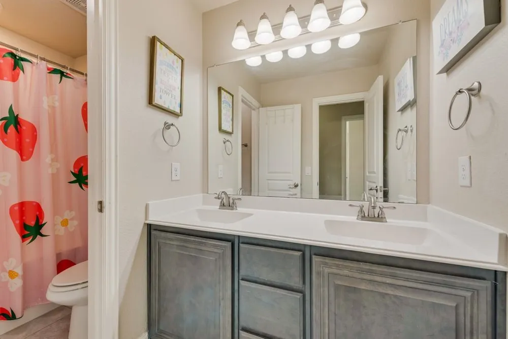 102 Cimmaron Court Alvarado, TX 76009