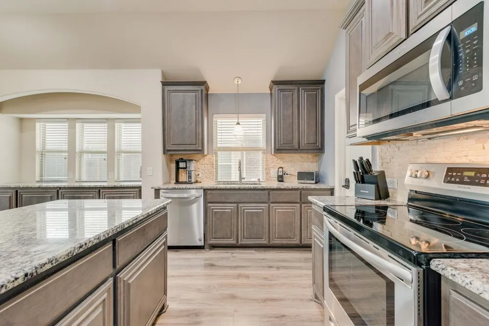 102 Cimmaron Court Alvarado, TX 76009