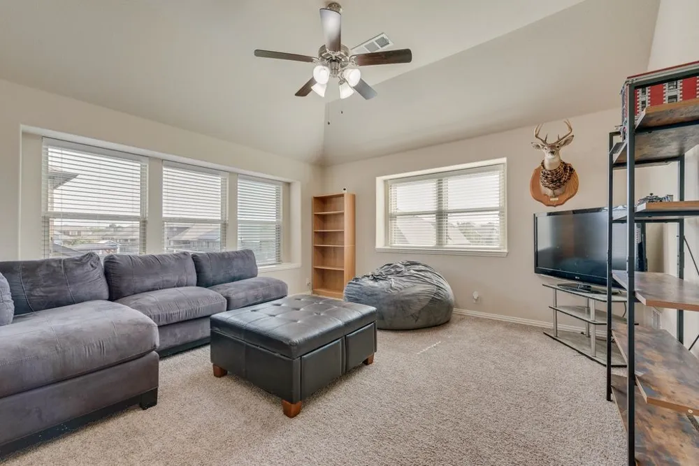 102 Cimmaron Court Alvarado, TX 76009