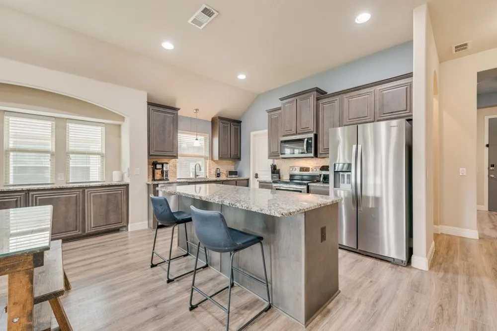 102 Cimmaron Court Alvarado, TX 76009