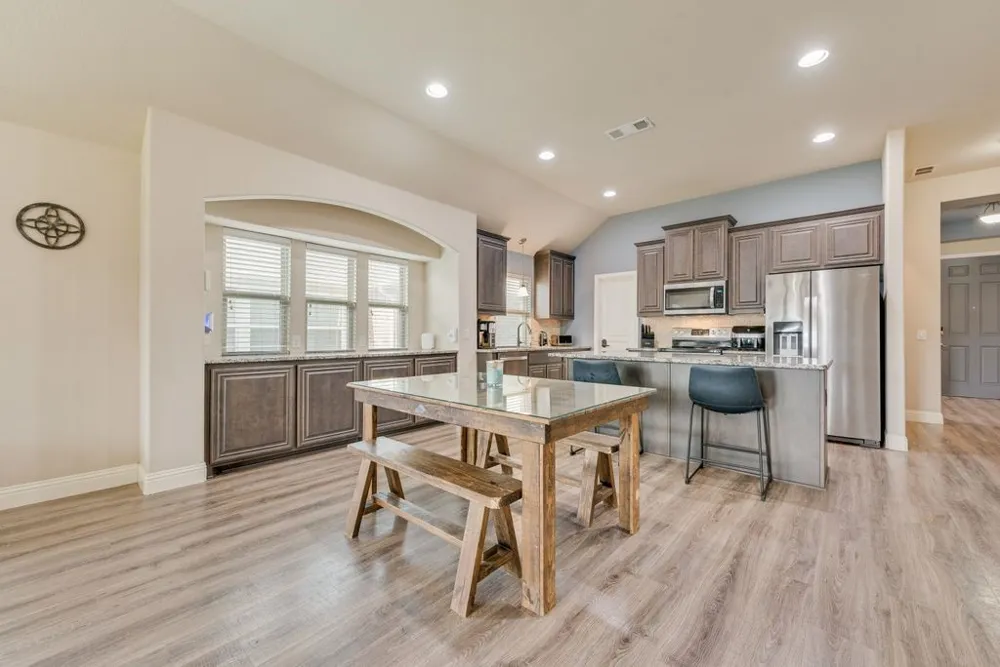 102 Cimmaron Court Alvarado, TX 76009