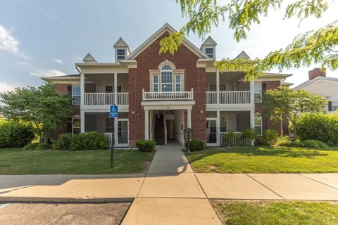 1042 W Summerfield Glen Circle