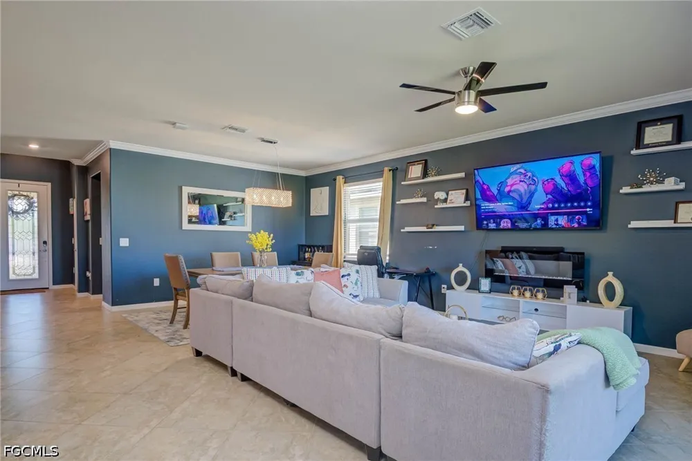 E Hampton Circle Alva, FL 33920