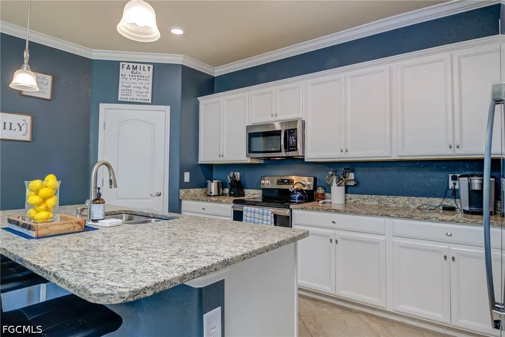 E Hampton Circle Alva, FL 33920