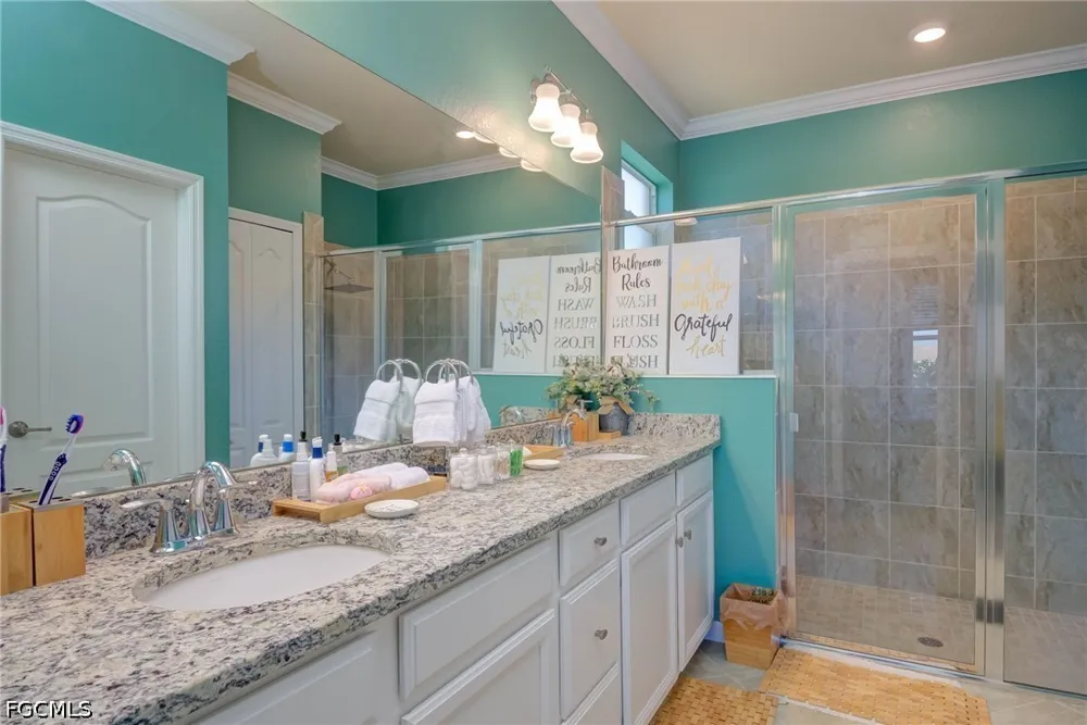 E Hampton Circle Alva, FL 33920