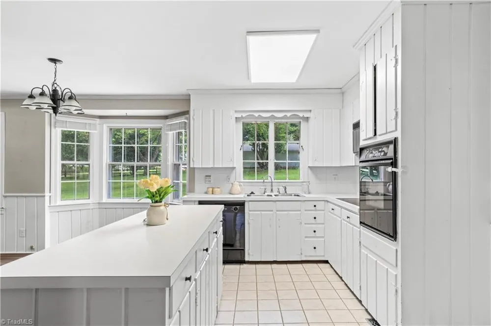 6645 Springfield Drive Clemmons, NC 27012