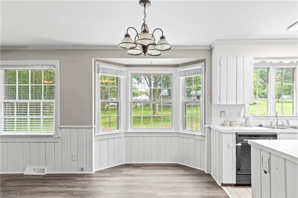 6645 Springfield Drive Clemmons, NC 27012