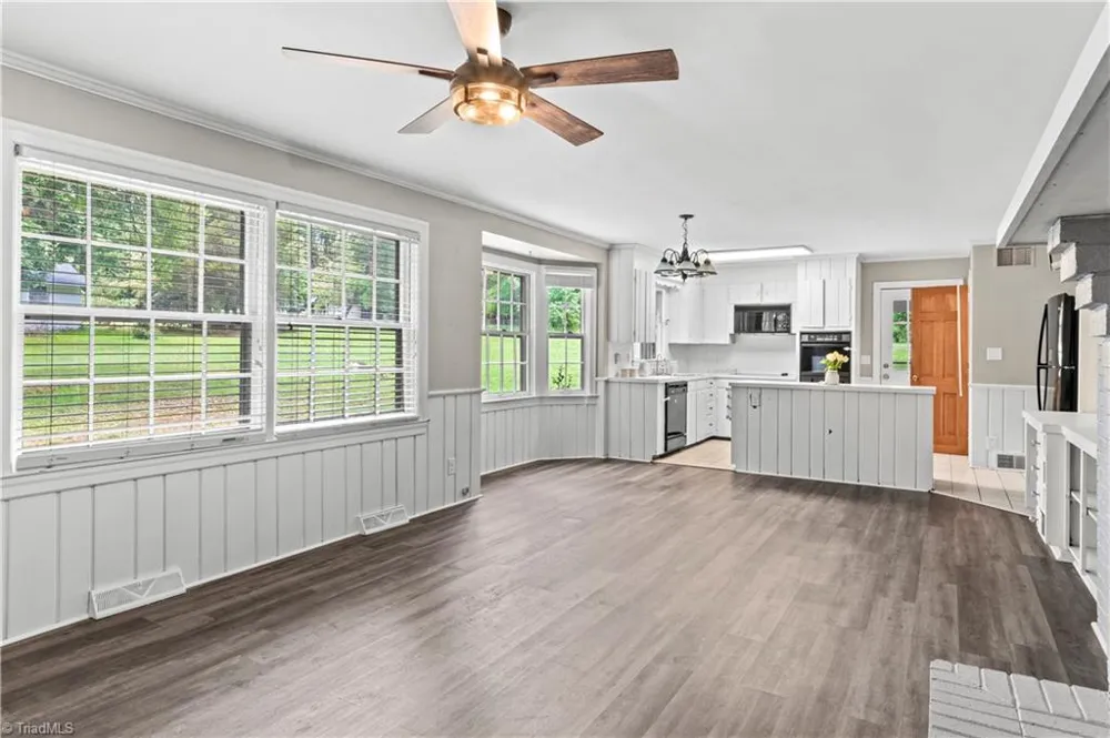 6645 Springfield Drive Clemmons, NC 27012
