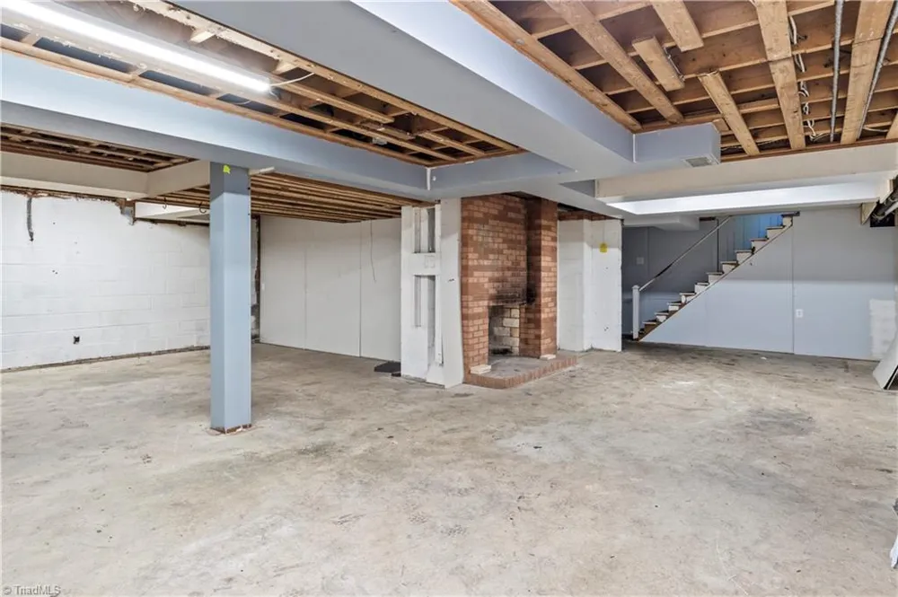 6645 Springfield Drive Clemmons, NC 27012