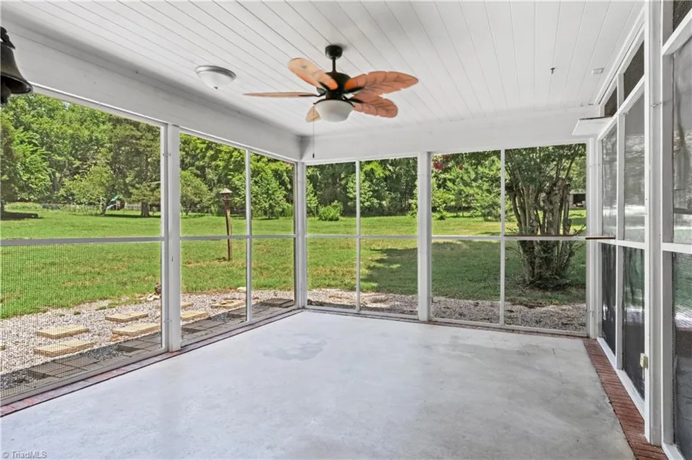 6645 Springfield Drive Clemmons, NC 27012