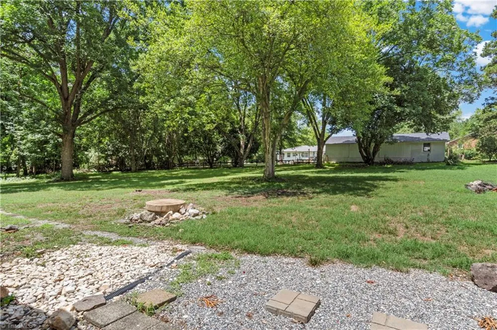 6645 Springfield Drive Clemmons, NC 27012