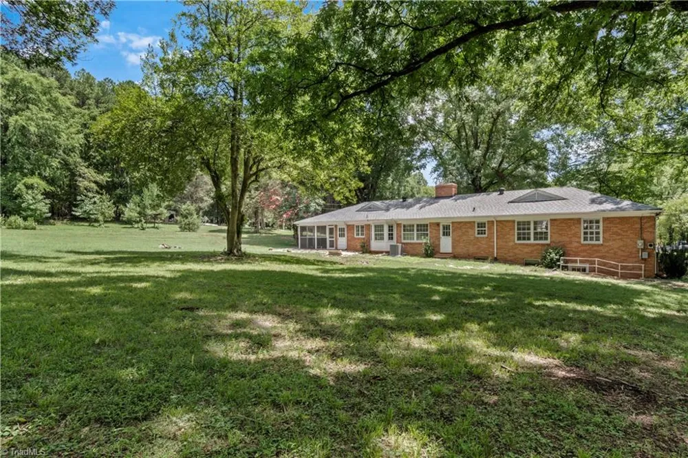 6645 Springfield Drive Clemmons, NC 27012