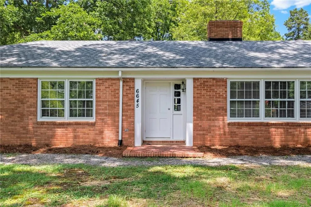 6645 Springfield Drive Clemmons, NC 27012