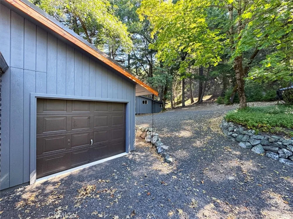 5800 Spyrock Road Laytonville, CA 95454