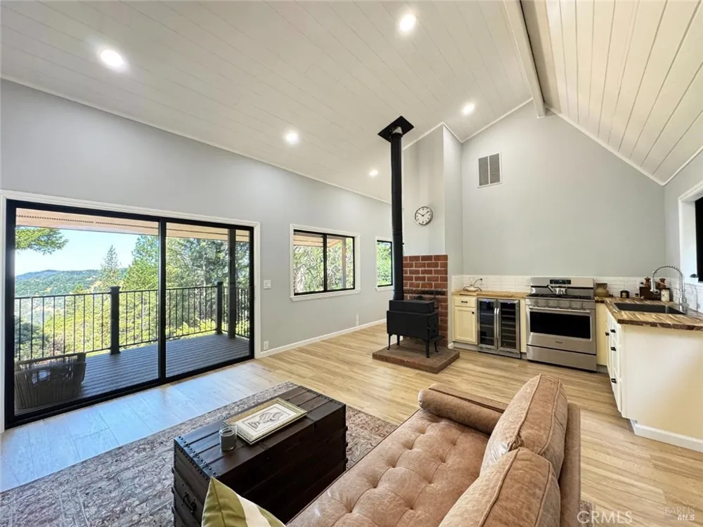 5800 Spyrock Road Laytonville, CA 95454