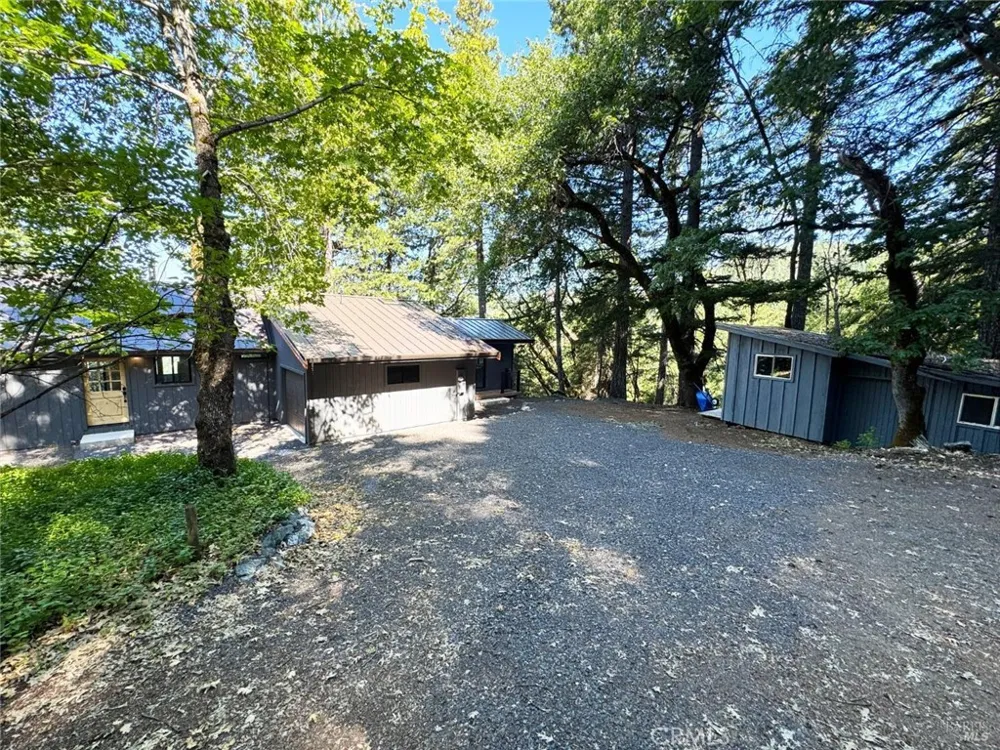 5800 Spyrock Road Laytonville, CA 95454
