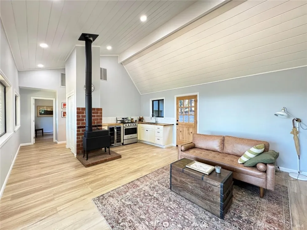 5800 Spyrock Road Laytonville, CA 95454