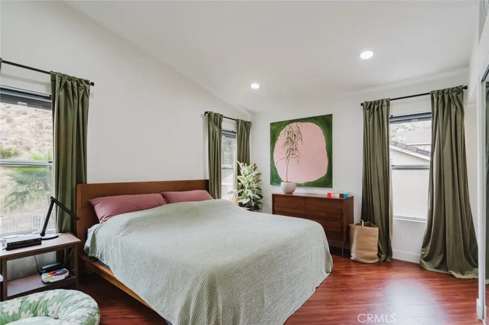30459 Jasmine Valley Drive Canyon Country, CA 91387
