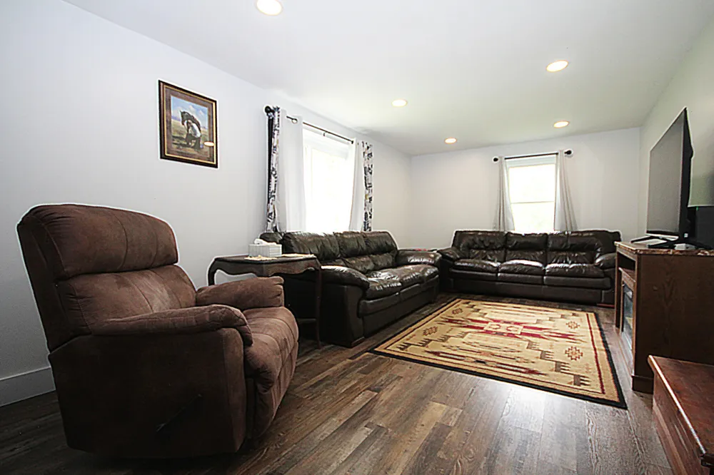 7231 E Y Z AVENUE Vicksburg, MI 49097