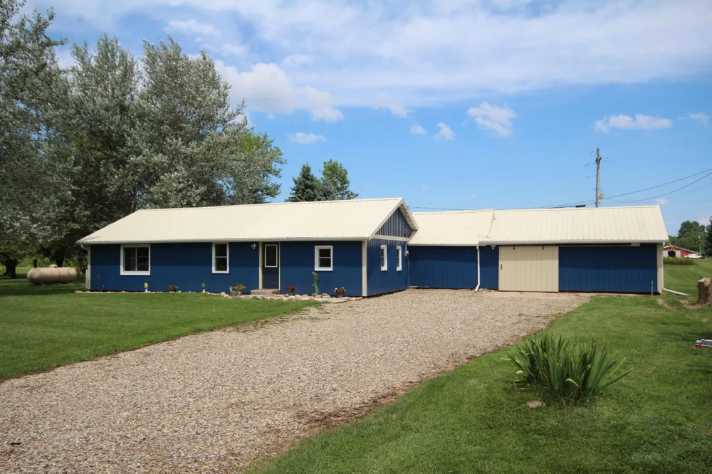 7231 E Y Z AVENUE Vicksburg, MI 49097