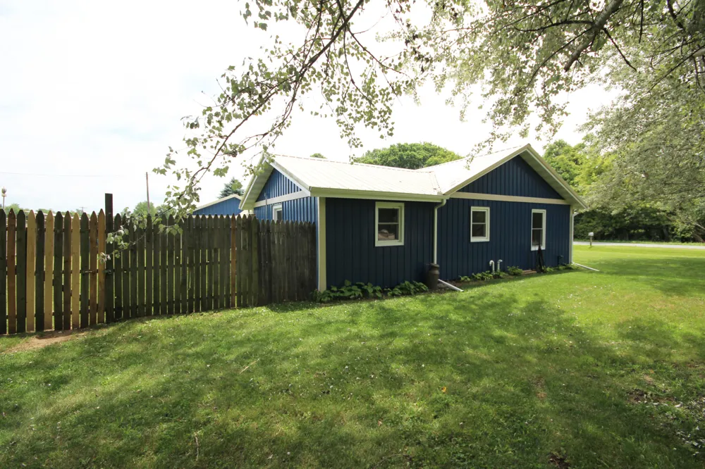 7231 E Y Z AVENUE Vicksburg, MI 49097